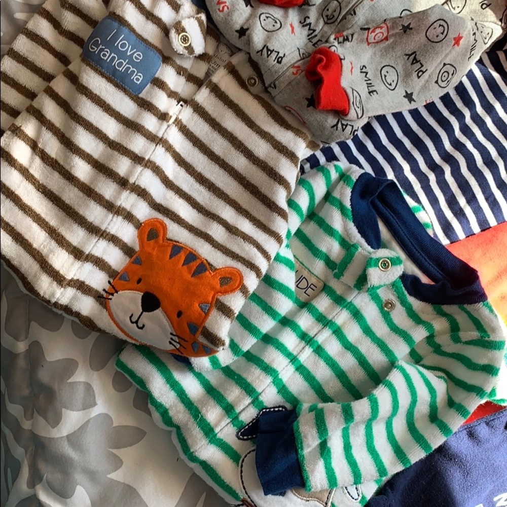 Newborn- 0-3 months boy clothes - Picture 3 of 3